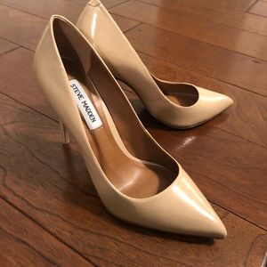 Gently used Steve Madden Pumps